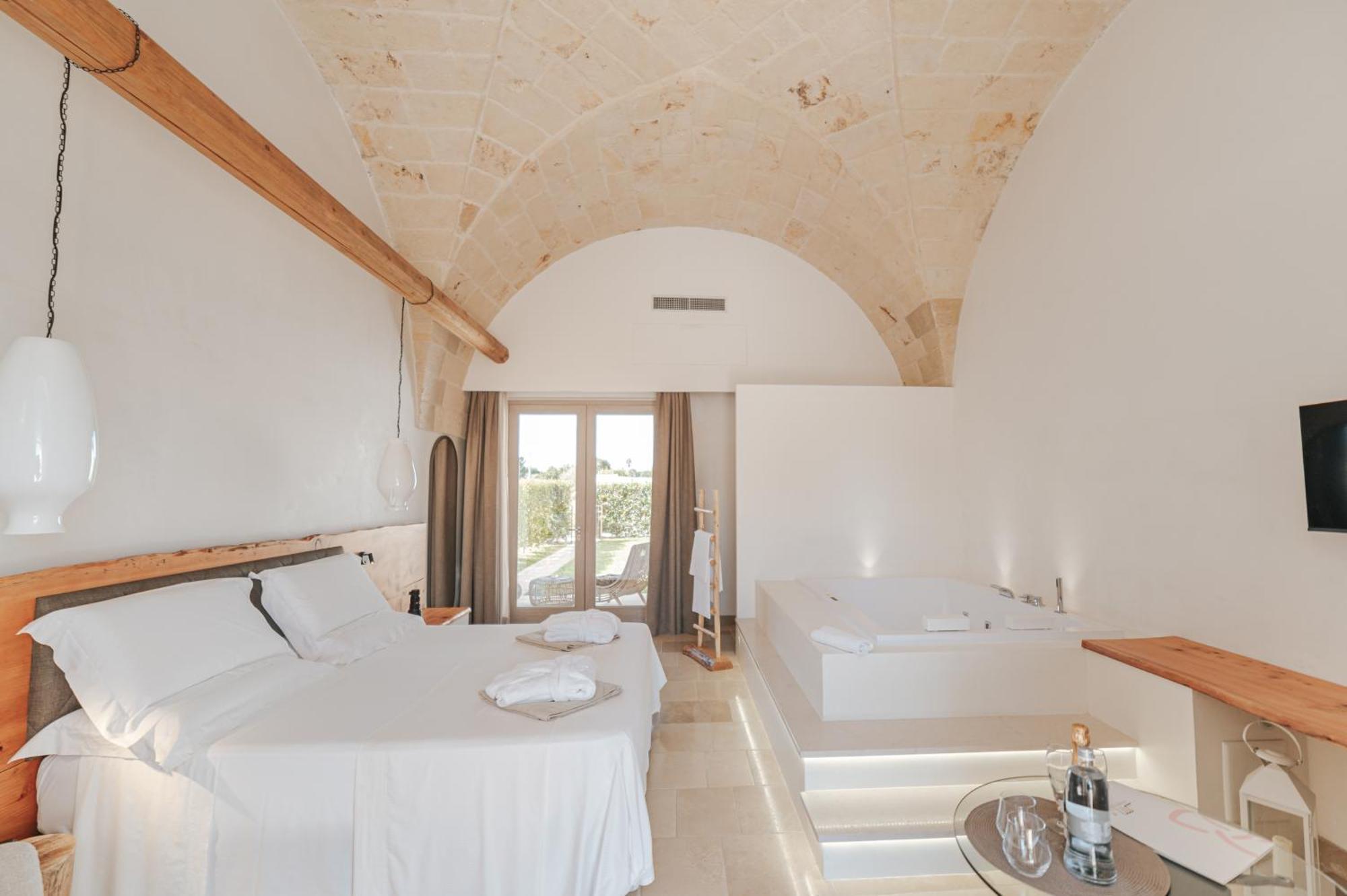 Masseria Longa Boutique Hotel Отранто Екстериор снимка
